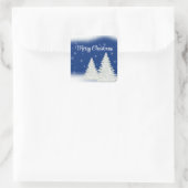 Blauwe achtergrond met kerstboom vierkante sticker (Tas)