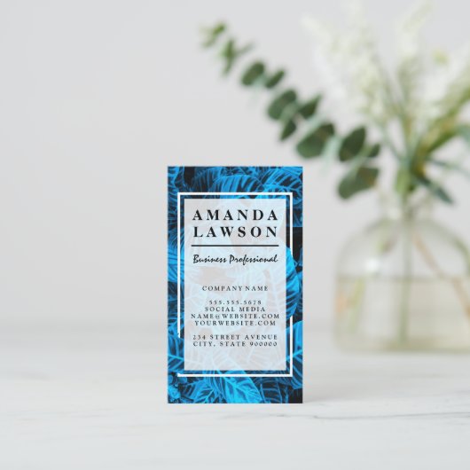 Blauwe achtergrond van tropische bladeren visitekaartje (Staand voorkant)
