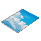 Blauwe achtergrond wolken wit notitieboek (Linkerzijde)