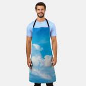 Blauwe achtergrond wolken wit schort (Gedragen)