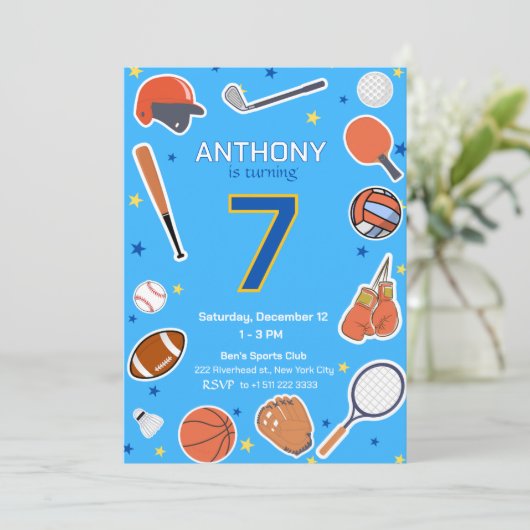 Blauwe All-Star Sports Verjaardag Bash Uitnodiging (Staand voorkant)