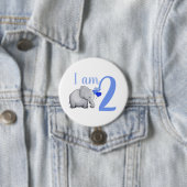 Blauwe Baby Elephant - Aangepaste naam & leeftijd Ronde Button 7,6 Cm (In situ)