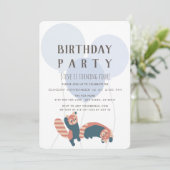 Blauwe ballon en rode panda verjaardagsfeestje uit kaart (Staand voorkant)