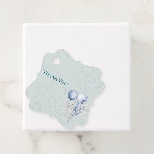 Blauwe ballonnen en achtergrond bedankjes labels (In situ)