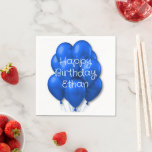 Blauwe ballonnen Happy Birthday Kinder feestservet Servet<br><div class="desc">Jongens verjaardagsfeestje servetten. Helderblauwe ballonnen ontwerp met aangepaste tekst. Als voorbeeld: "Happy Birthday (naam van het kind)" is afgedrukt in een leuk lettertype in het wit over de grote bos ballonnen.</div>