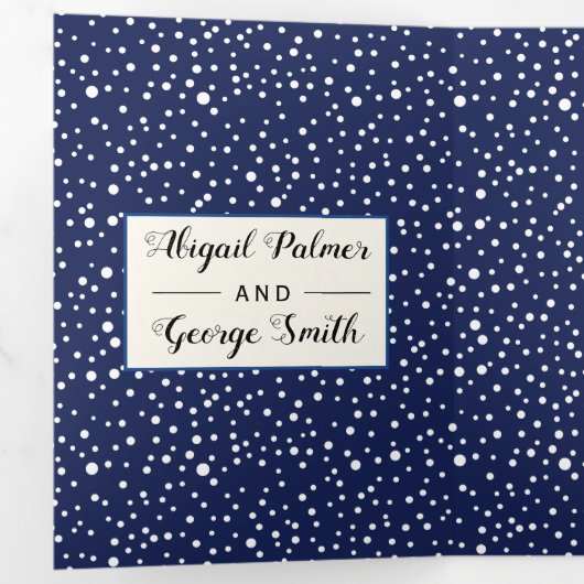 Blauwe bergen en bomen foto winter bruiloft drieluik uitnodiging (Binnenzijde eerst)