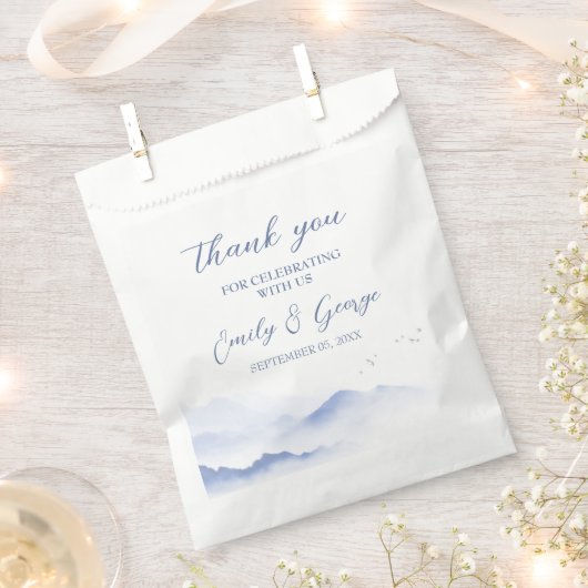 Blauwe bergen en vogels bruiloft bedankzakje (Geknipt)