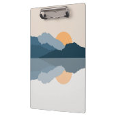 Blauwe bergen weerspiegeld in het meer klembord (Links)