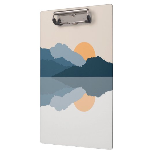 Blauwe bergen weerspiegeld in het meer klembord (Links)