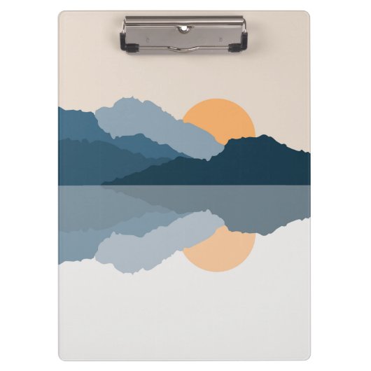 Blauwe bergen weerspiegeld in het meer klembord (Voorkant)