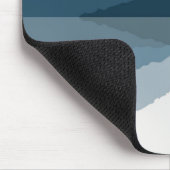 Blauwe bergen weerspiegeld in het meer muismat (Hoek)