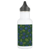 Blauwe bessen op donkergroen waterfles  (Links)