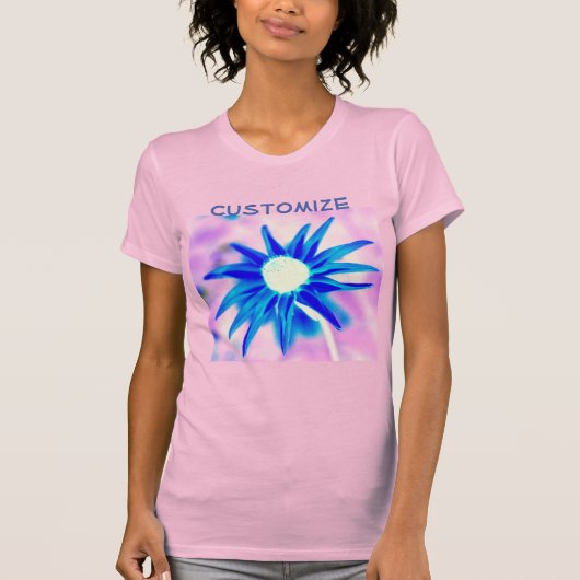 Blauwe bladen op roze design t-shirt (Voorkant)