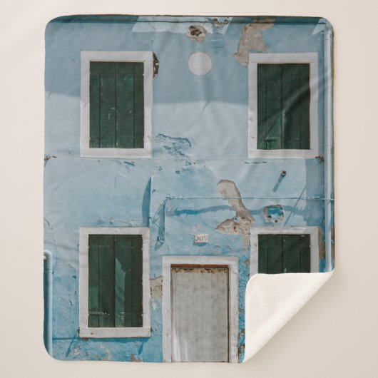 BLAUWE BLAUWE CONCRETE BOUW MET 2 VERHAAL SHERPA DEKEN (Voorkant)