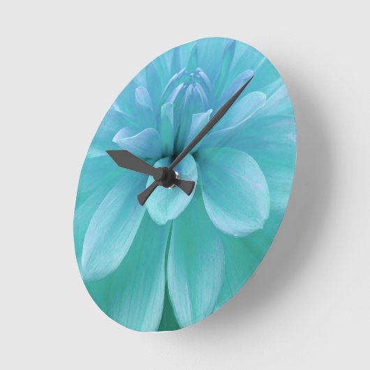 Blauwe blauwe wand van turquoise lichtgroen ronde klok (Hoek)