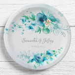 Blauwe blauwgroen bloemen bloemen papieren bordje<br><div class="desc">Blauwe blauwgroen groene bloemen bloemen huwelijkscadeaus gepersonaliseerde papieren borden,  koude tinten,  mooi voor wintertijd.</div>