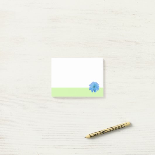 Blauwe Bloem Groene Rand Post-it® Notes (Op bureau)