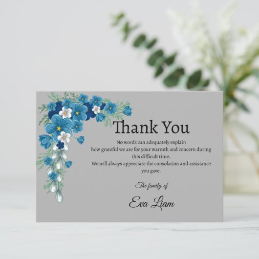 Blauwe bloem sympathie begrafenis bedankt kaart (Staand voorkant)