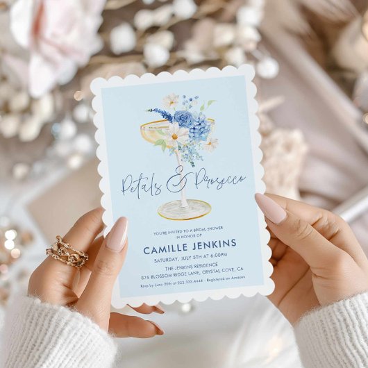 Blauwe bloemblaadjes en Prosecco Garden Bridal Inv Kaart