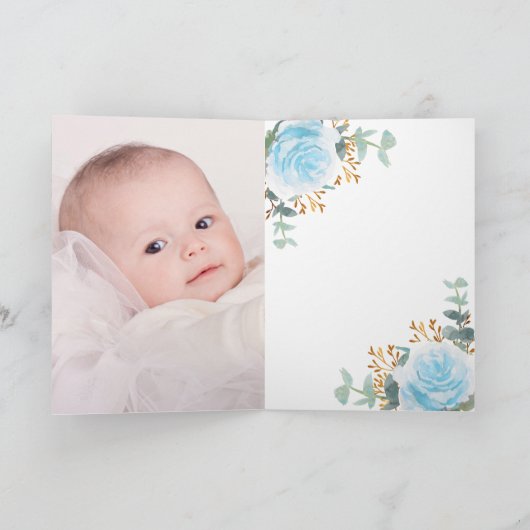 Blauwe bloemblaadjes eucalyptus cross foto doop bedankkaart (Binnen)