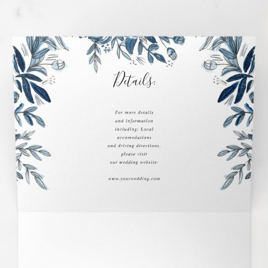 Blauwe bloemen allemaal in één bruiloft Uitnodigin Drieluik Uitnodiging (Binnenzijde eerst)