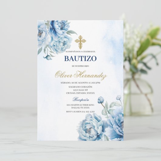 Blauwe Bloemen Bautizo Spaanse Uitnodiging (Staand voorkant)