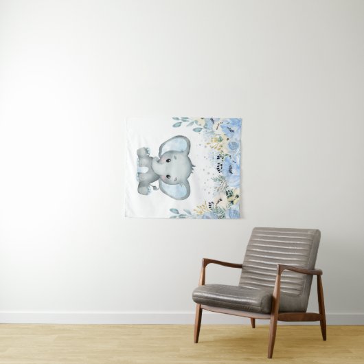 Blauwe bloemen Elephant Nursery Baby Boy Tapestry Wandkleed (In Situ (horizontaal))