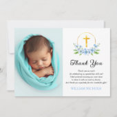 Blauwe bloemen en gouden kruis jongen doop foto bedankkaart (Voorkant)