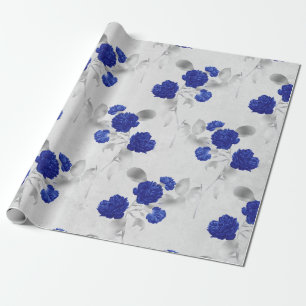 Blauwe bloemen en grijze bladeren op wit cadeaupapier
