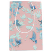 blauwe bloemen en vogel, achtergrondkleur lichte r medium cadeauzakje (Voorkant)