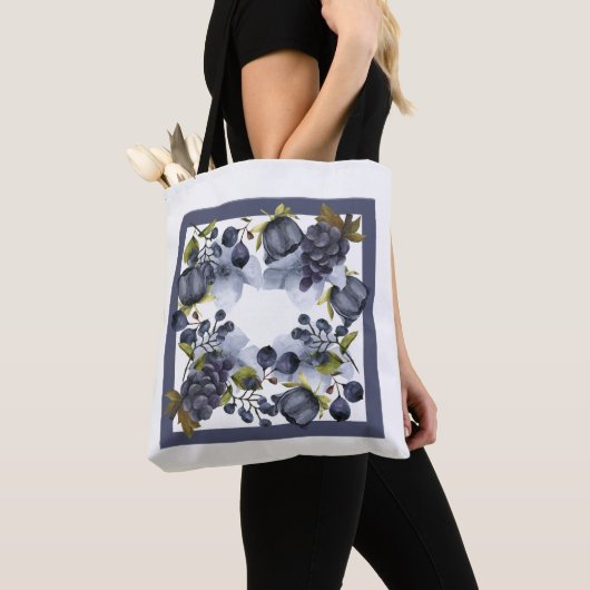 Blauwe bloemen en vruchten in lijst tote bag (Dichtbij)