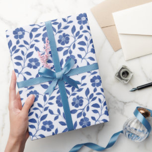 Blauwe bloemen en wijngaarden cadeaupapier