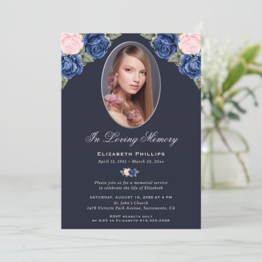 Blauwe Bloemen Foto Memorial Service begrafenis Kaart (Staand voorkant)