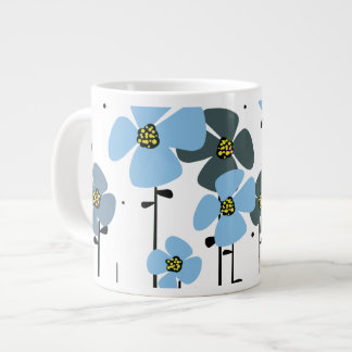 Blauwe bloemen grote koffiekop
