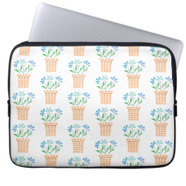 Blauwe bloemen in geweven potten laptop sleeve