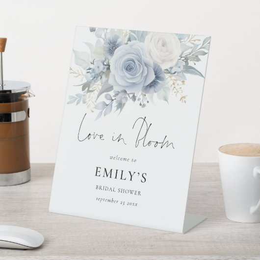 Blauwe Bloemen Liefde in Bloom Welkom Vrijgezellen Reclamebord Met Voetstuk (Insitu)