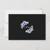 Blauwe Bloemen Monogram Zwart Wit Bruiloft RSVP Kaartje (Achterkant)
