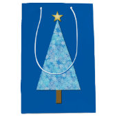 Blauwe bloemen op een moderne kerstboom medium cadeauzakje (Voorkant)