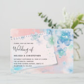 Blauwe Bloemen op een Roze Achtergrondhuwelijk Kaart (Staand voorkant)