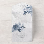 Blauwe Bloemen op Noodlijdend Wit met QR Code All In One Uitnodiging (Buitenkant)