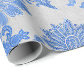 Blauwe  bloemen op wit cadeaupapier (Rol Hoek)