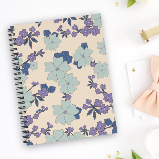 Blauwe bloemen, paarse bloemen, Floral Pattern Notitieboek
