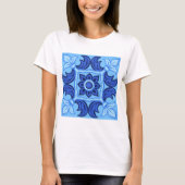 Blauwe Bloemen Tegel Patroon  Mediterraan T-shirt (Voorkant)