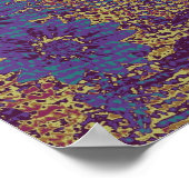 Blauwe bloemen tegen bladcamouflage poster (Hoek)