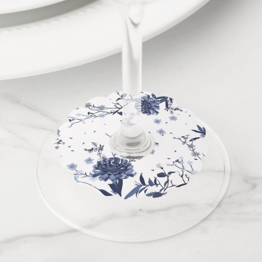 Blauwe bloemen wijnglaslabel (Dichtbij)