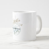 Blauwe Bloemen Witte Boog Kerst Ornament Grote Koffiekop (Voorkant rechts)