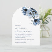 Blauwe Bloemen Witte Trouw Uitnodiging (Staand voorkant)