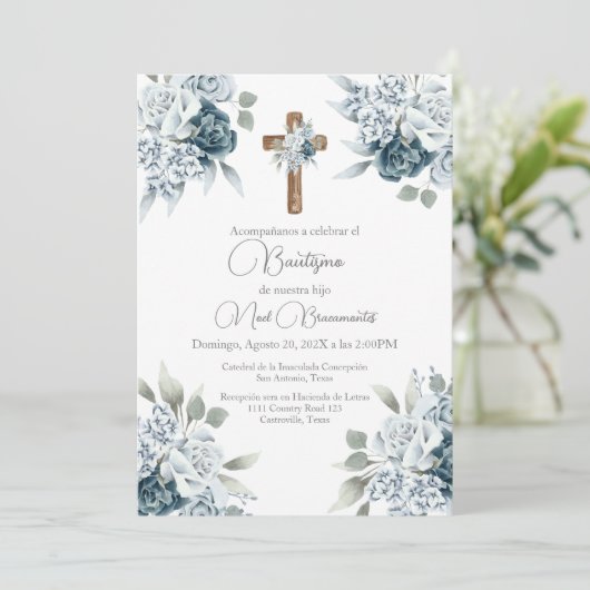 Blauwe bloemendoop uitnodiging in het Spaans (Staand voorkant)