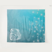 Blauwe Bloemenen Muurvaas Bruiloft Foto Booth Acht Wandkleed (Voorkant (horizontaal))