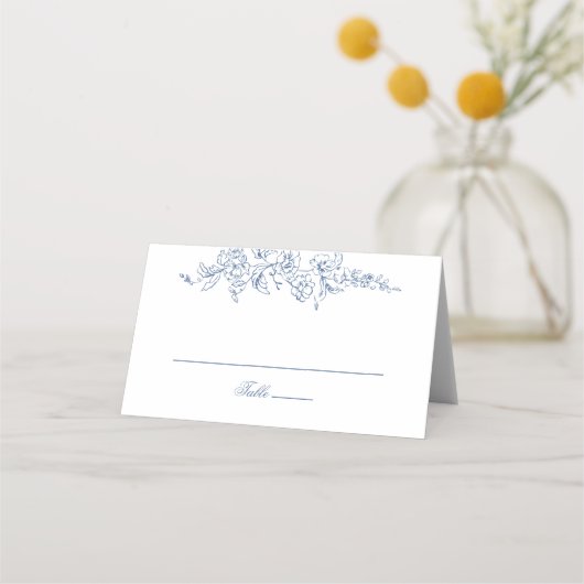 Blauwe Bloemenkam Monogram Elegante Huwelijk Plaatskaartje (Voorkant)